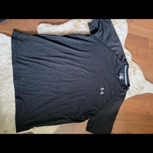 Men’s Under armour shirt